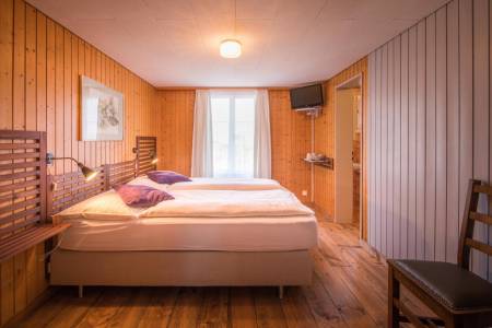 Hotel Tell and Apartments23